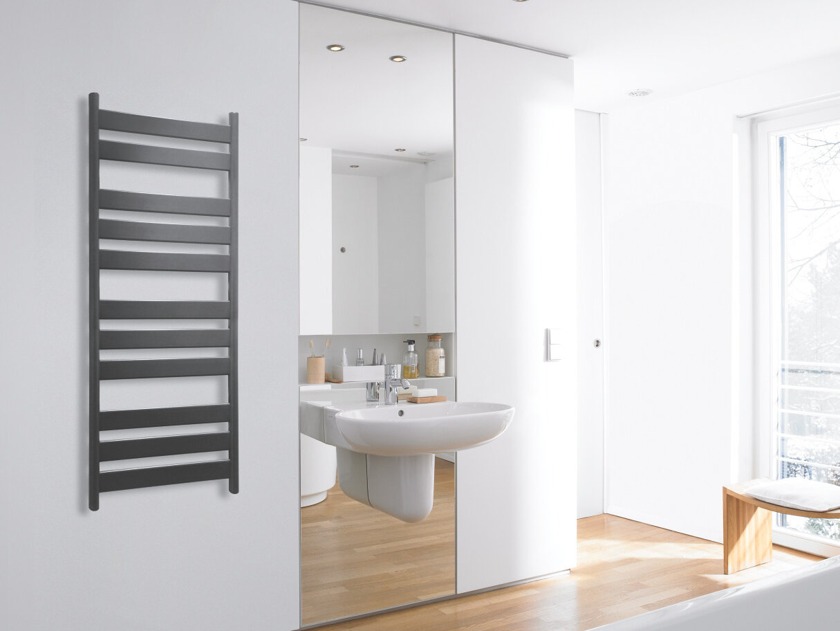 Designový radiátor Zehnder Zeta, model antracit